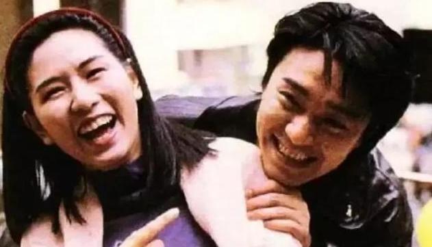 58岁周星驰满头白发,周星驰满头白发憔悴