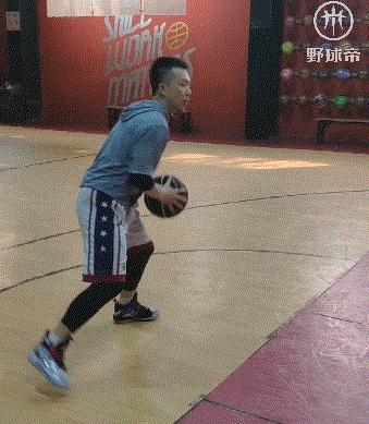 美式过人招式撤步拜佛,交叉横移撤步过人