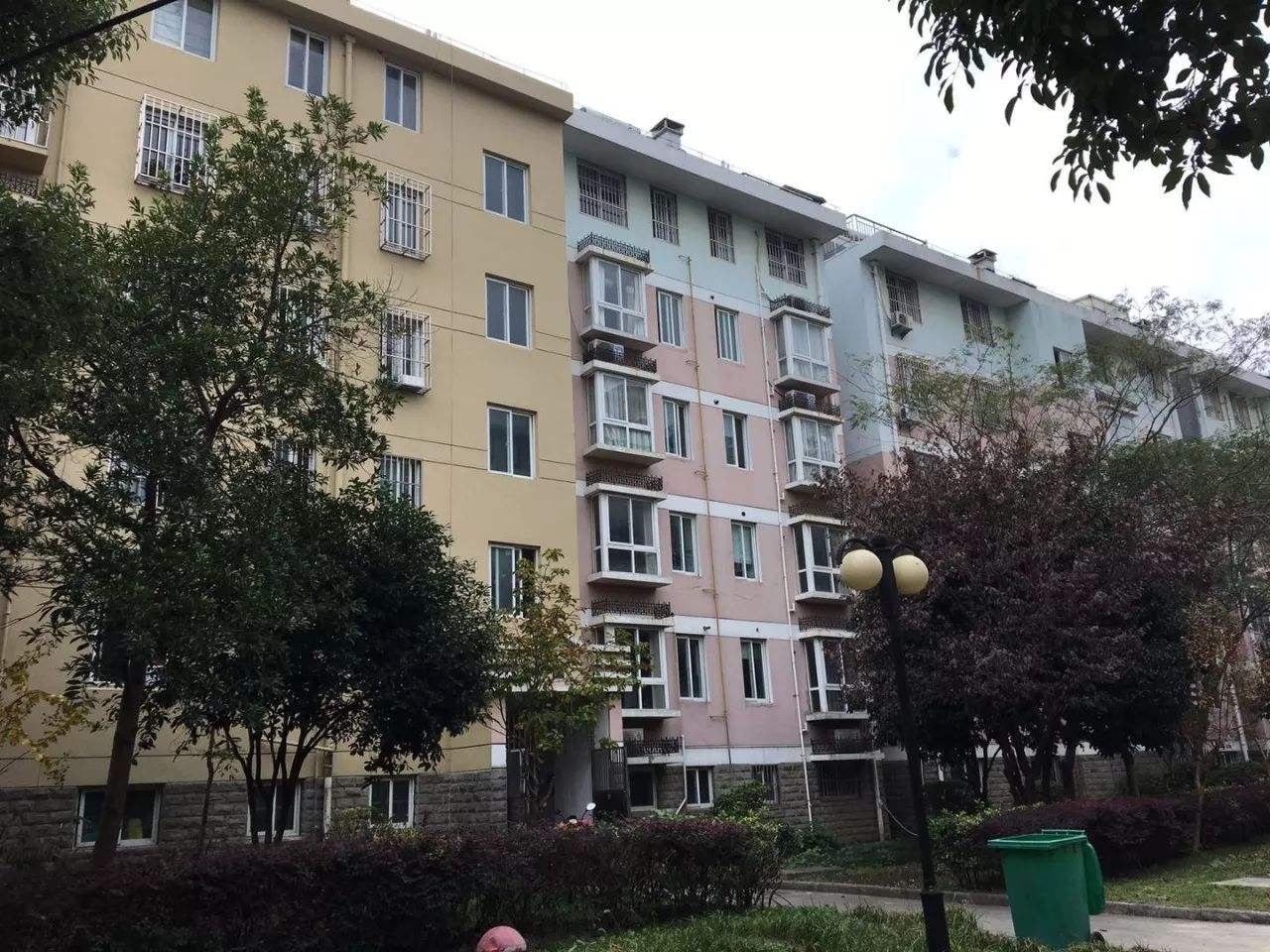 只剩下2楼和14楼选哪个,1楼不想买2楼不想要