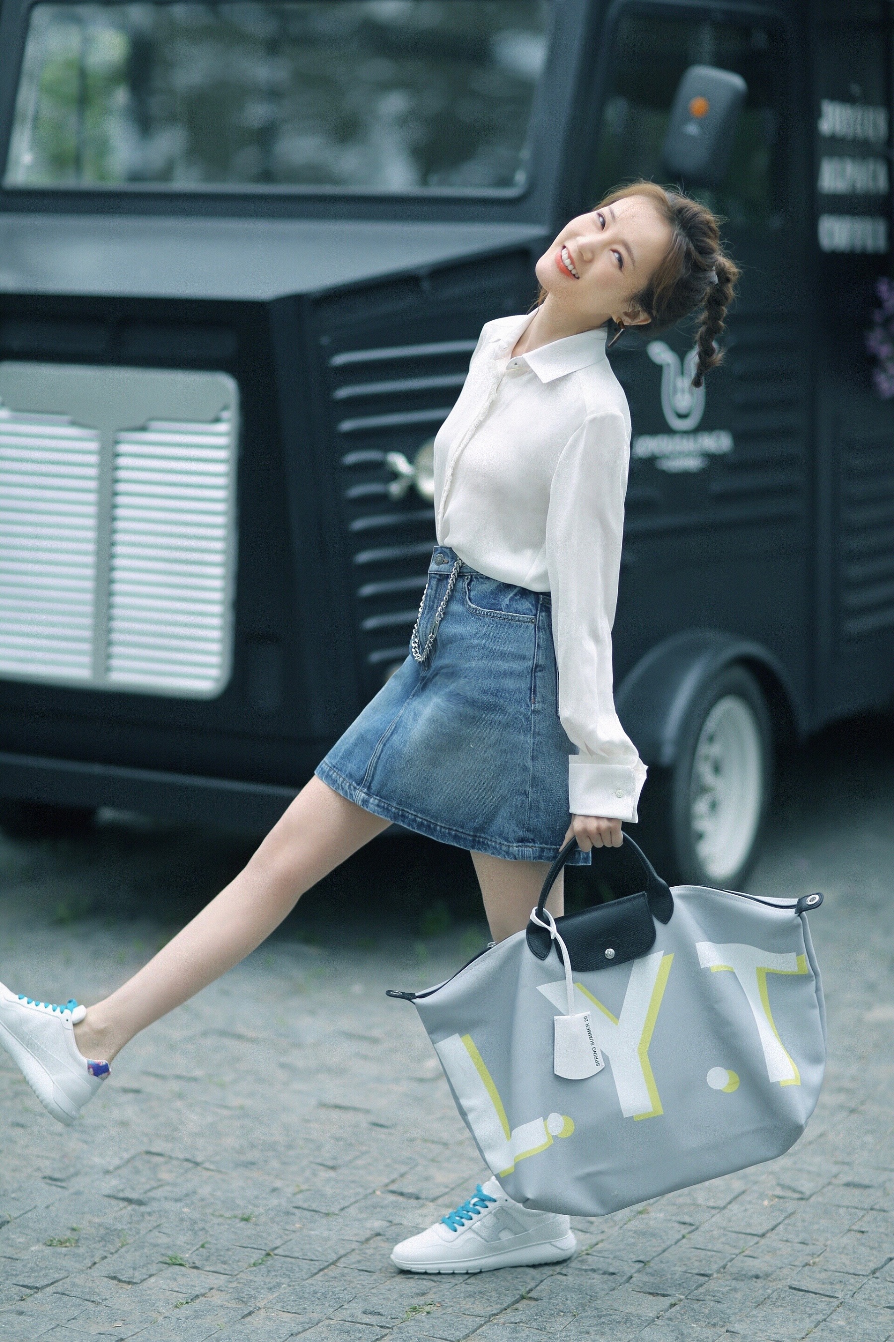 吴昕、李一桐、章若楠、钱正昊演绎Longchamp「珑骧」包袋