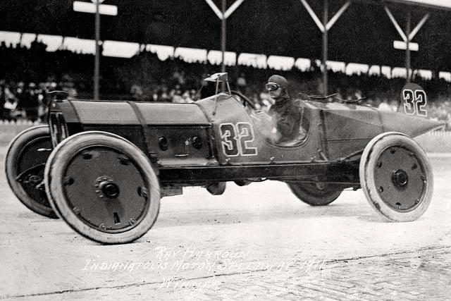 璧涜溅鍚庤闀滃彂鏄庡浘,鐪熷疄璧涜溅鍚庤闀滄槸鎬庝箞鍋氱殑