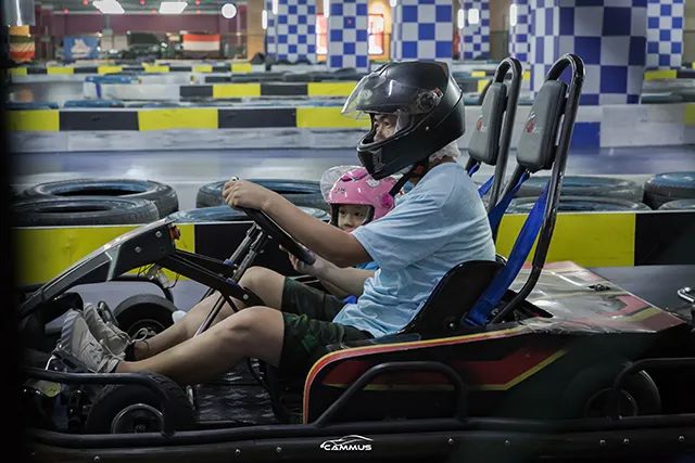 小孩电动汽车卡丁车,儿童小车手