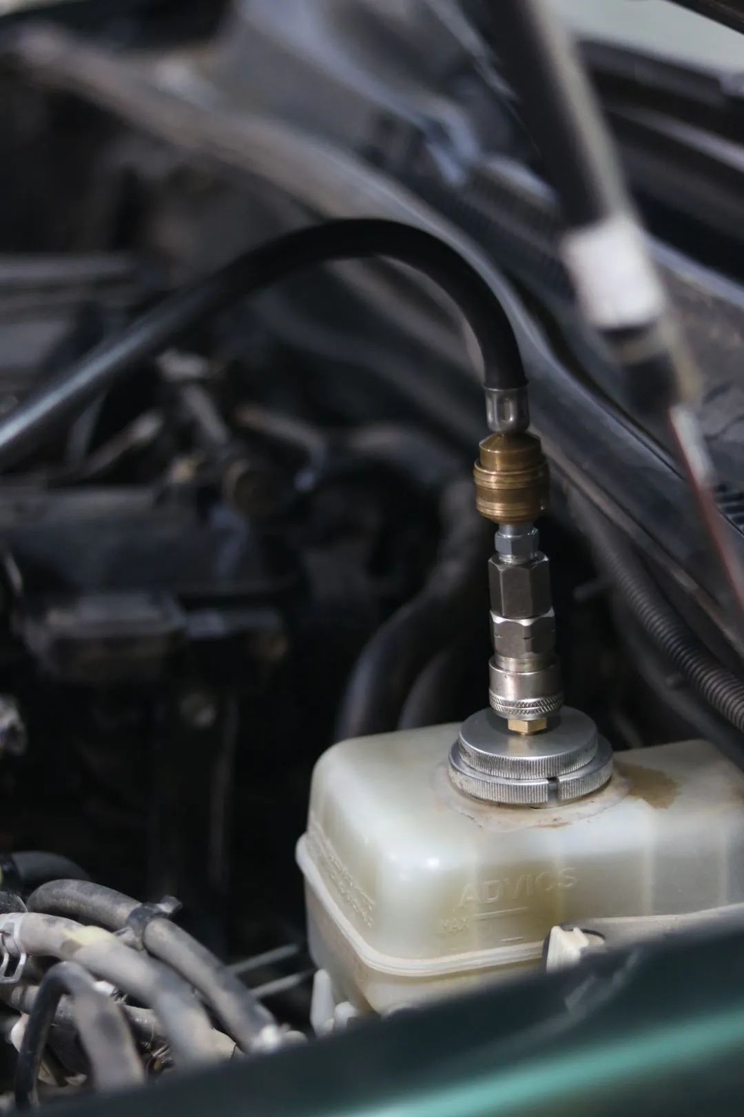 经典老车丰田lc90翻新复活,老款普拉多120翻新