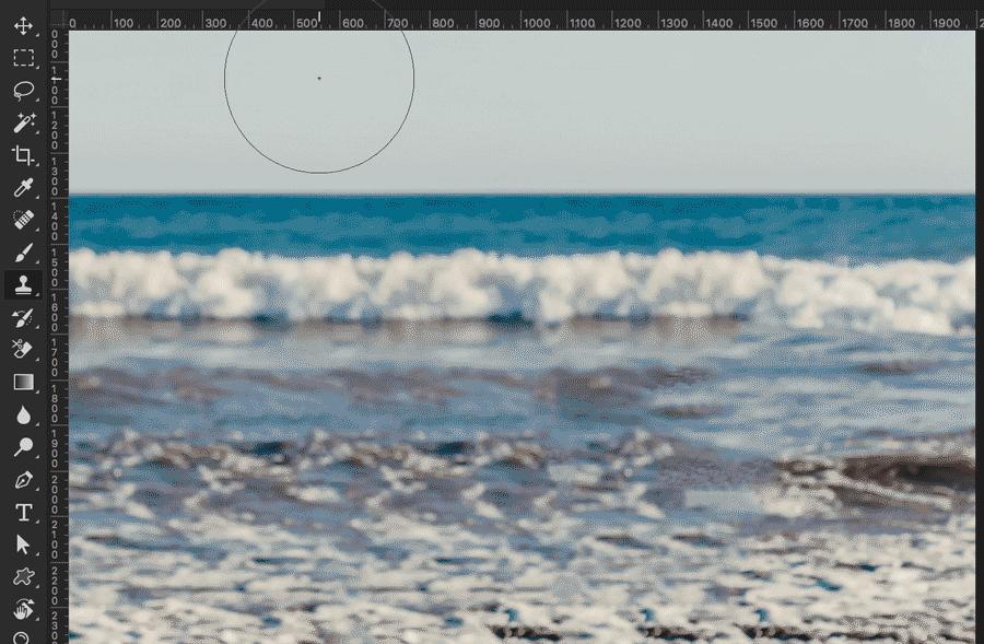 ps怎样去掉照片多余的人保留背景,ps怎么把多余的人物去掉不留痕迹