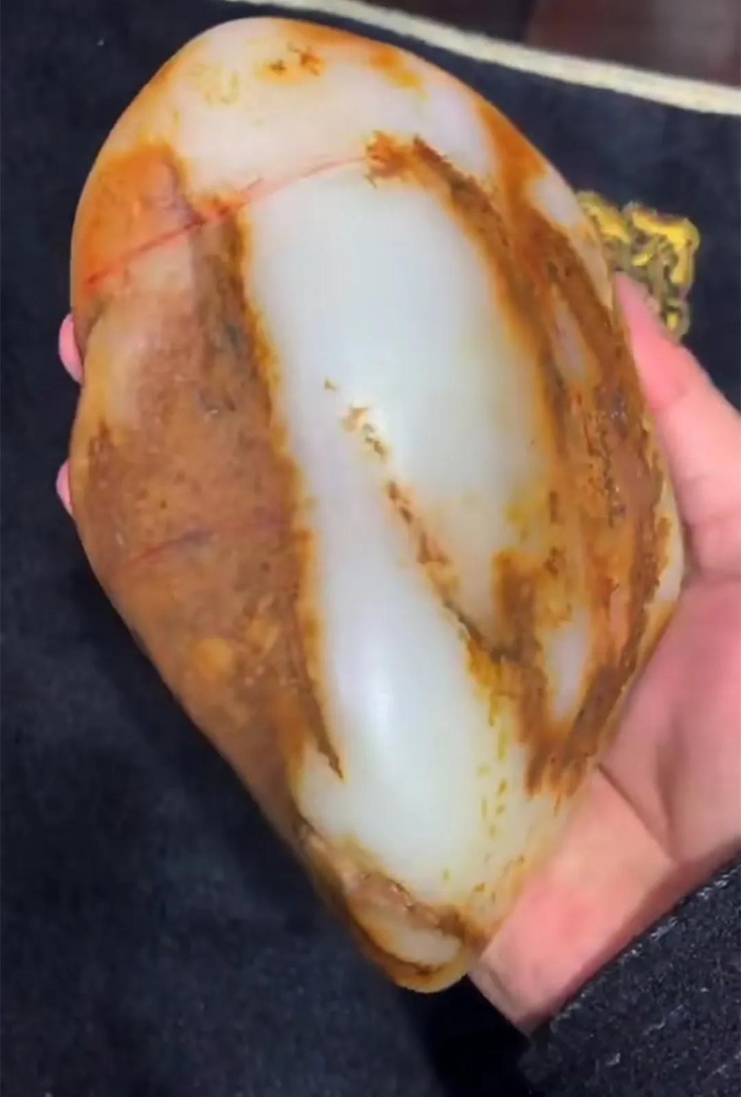 籽料伪装者视频 (俄料仿籽和田籽料的区别)