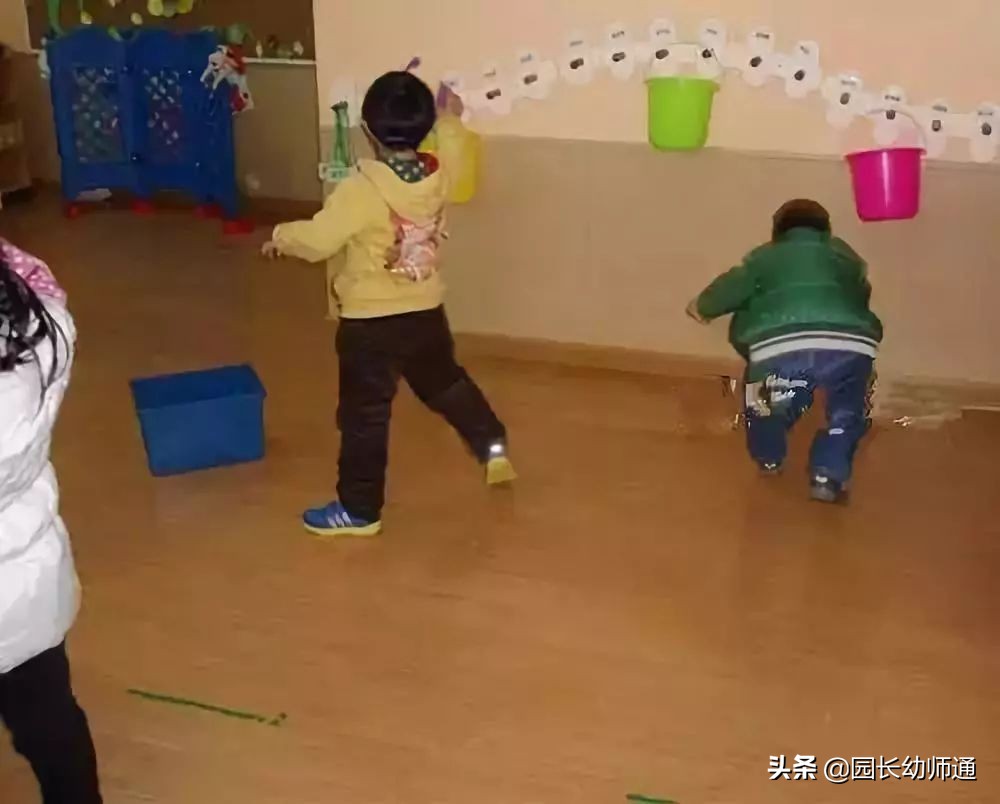 适合室内玩的暖场小游戏,冬天来了小朋友玩什么游戏