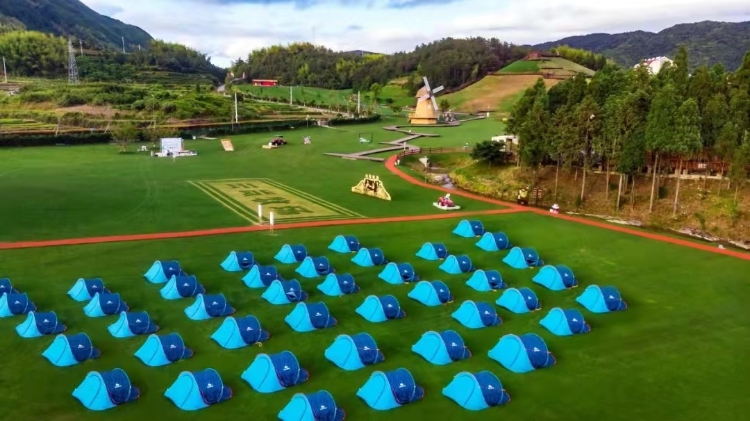 抓住假期的尾巴带上娃来一场露营,假期小尾巴带孩子去哪里玩