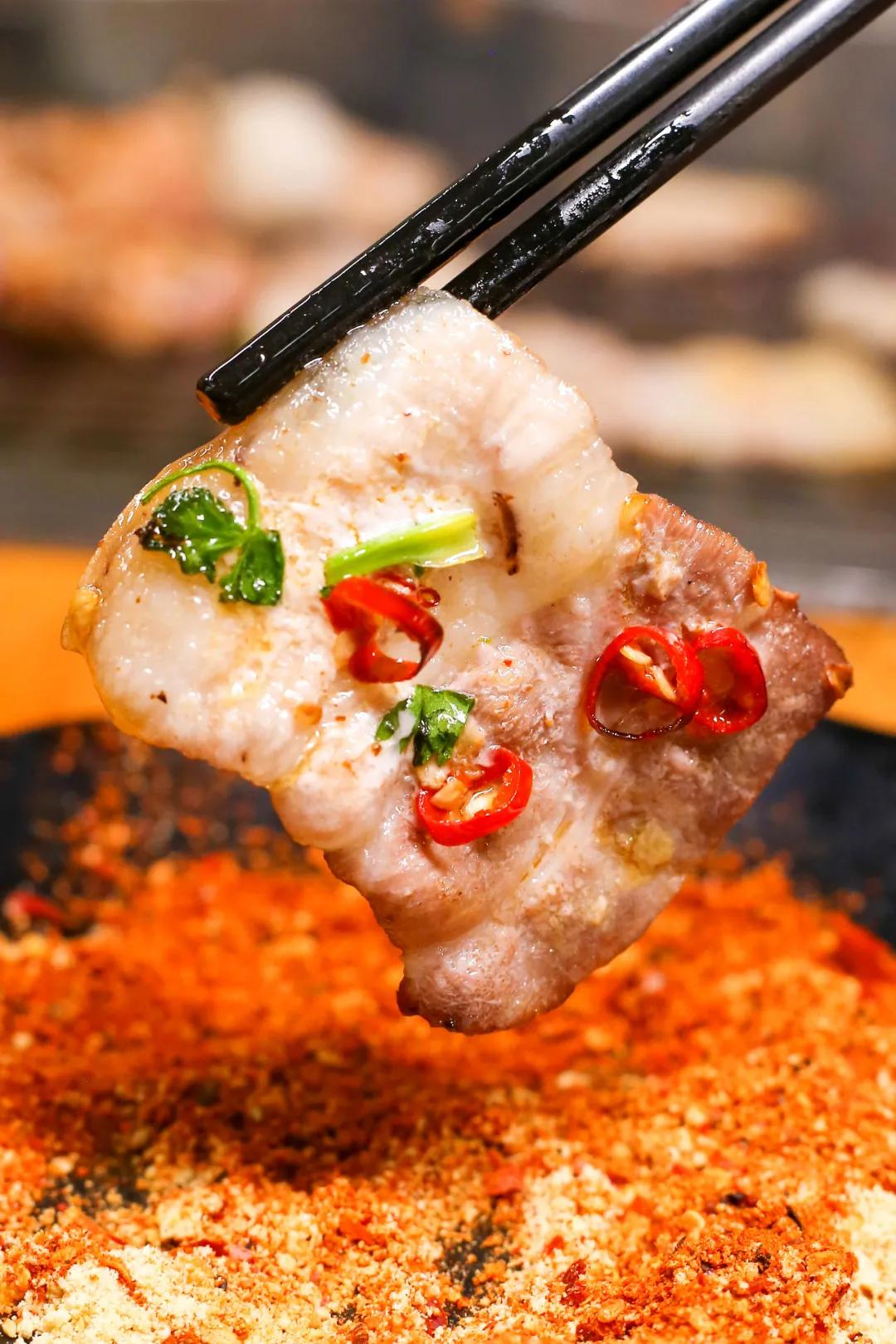 称霸绵阳5年的「西昌火盆烧烤」，菜品丰富敞开吃