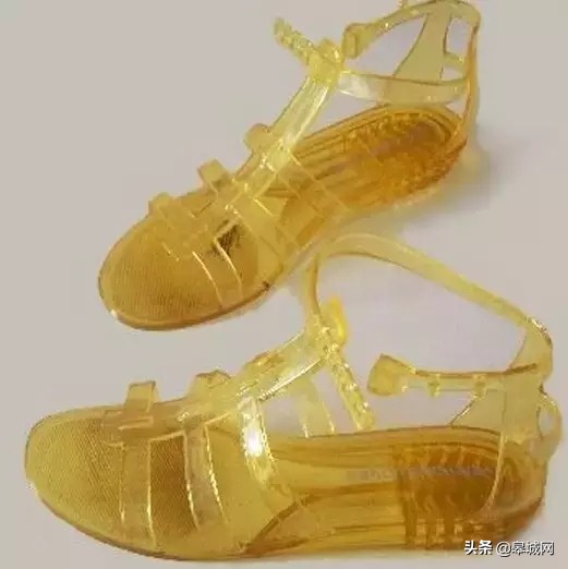 曾经这种衣服在六安夏天人手一件，穿过的都老了