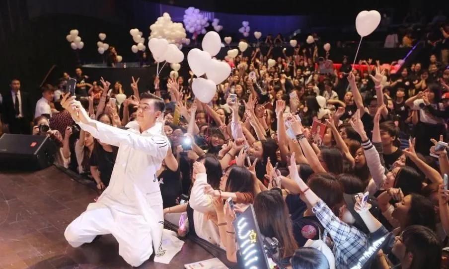 英皇时代的小鲜肉,英皇时期小鲜肉