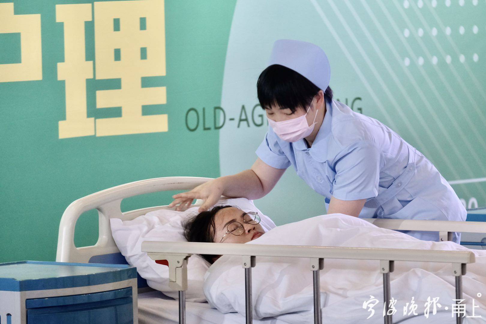 桥下拉吊环比赛直播,桥吊比武视频