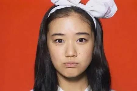 脸上起痘红一片怎么修复,脸上起红痘是怎么回事如何消除