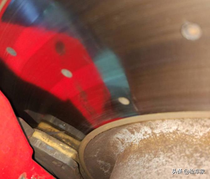 2万公里贬值80多万，45万买辆V8+6.4L的JEEP大切诺基SRT还值吗？