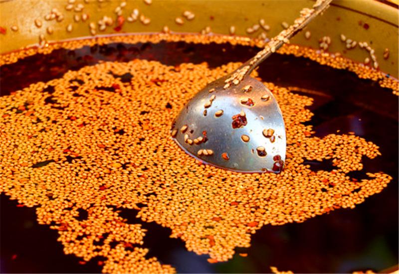 如何做辣椒油不用泼热油,做辣椒油切记别直接泼油