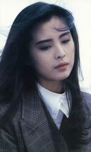 54岁王祖贤美图,亚洲第一长腿女星周慧敏