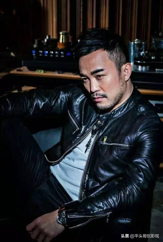 他为了一个机会，下跪争取，奈何“尊严不值钱”，靠拳头打出名堂