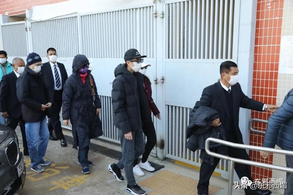 鍗冧嚎璞棬瀛欏コ,鍗冧嚎璞棬瀛欏コ鍚堥泦