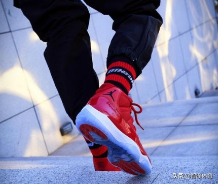 科比4代和5代哪个实战更好,科比4联名undefeated