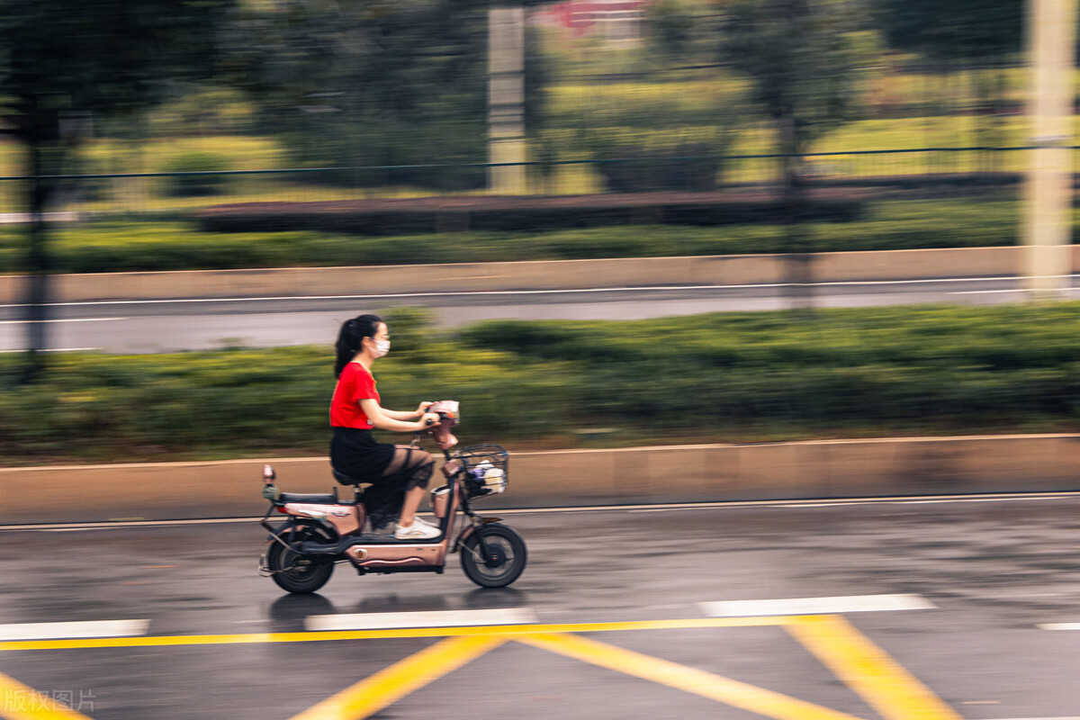 眼睛里进异物到底能不能揉,眼睛里进了脏东西没弄出来会怎样