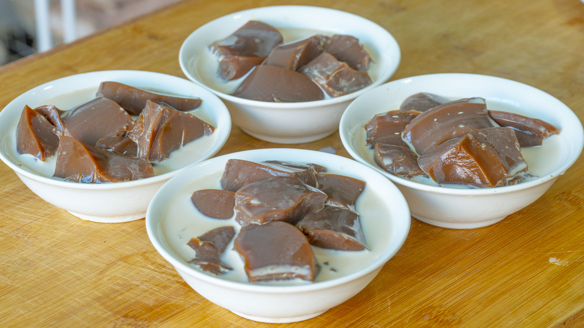 如何煮龟苓膏更爽滑窍门,龟苓膏的正宗配方制作方法