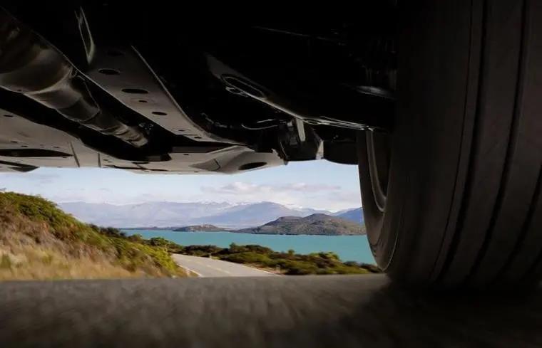 为什么suv同系列要贵不少,suv和越野车究竟有什么区别