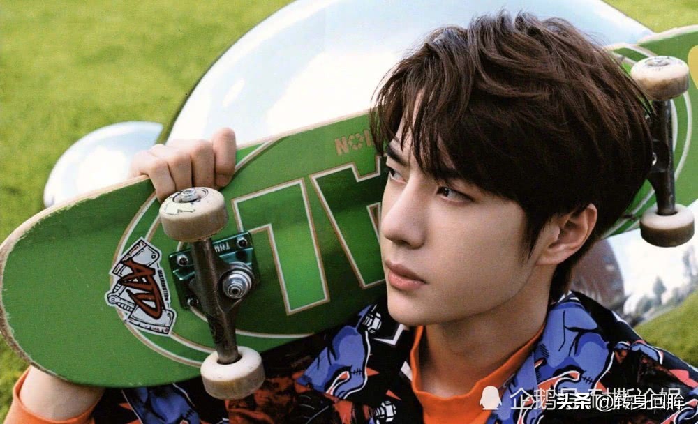 回眸一笑百媚生人生难得几回眸,回眸一笑百媚生古装美女回眸瞬间