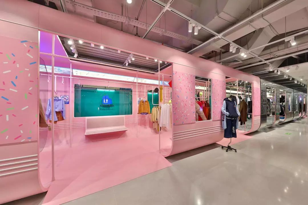 杨颖跟范丞丞同框的照片,杨颖和范丞丞摆pose