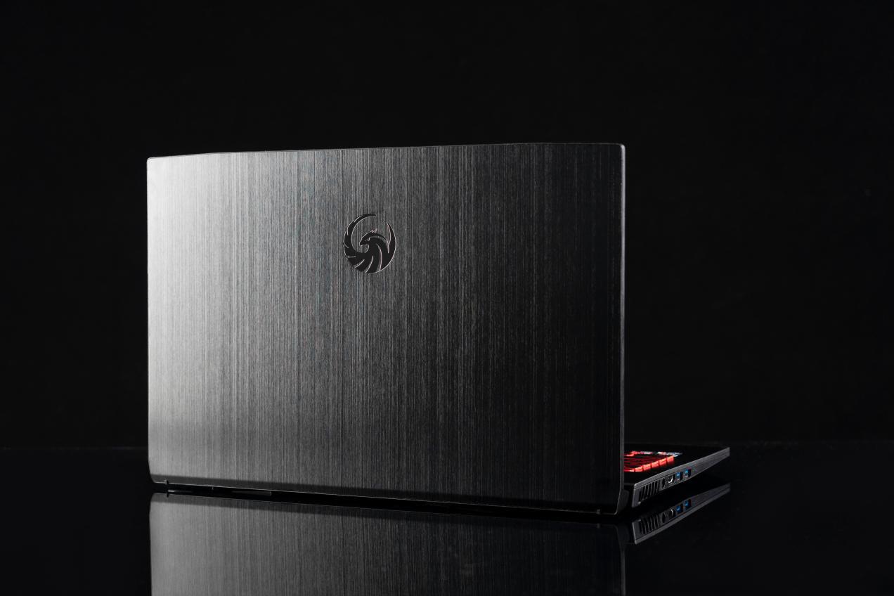 微星勇者bravo17改高色域屏幕,微星bravo15评测