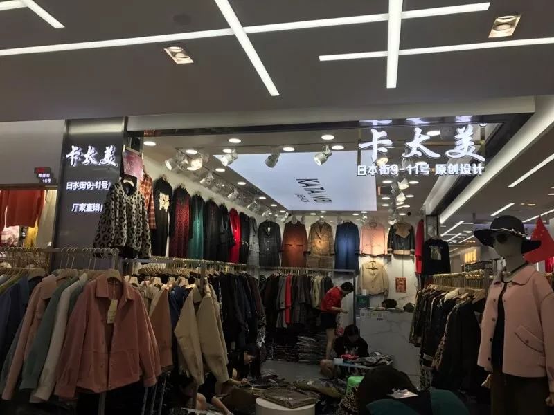广东服装厂家直销批发市场,广东当季服装市场报价