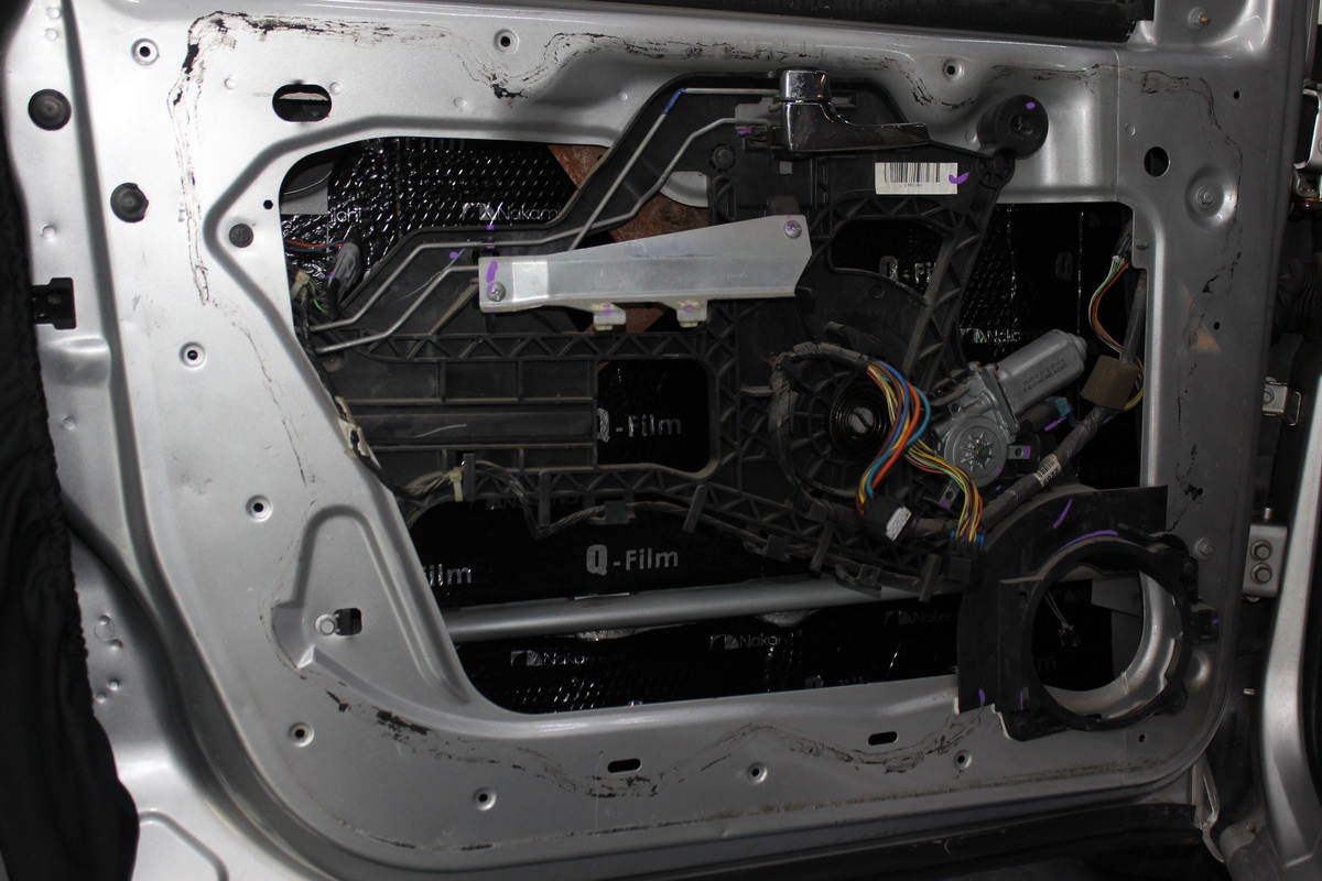 改一改别克GL8汽车音响的一些毛病：大屏小，音质差，噪音大