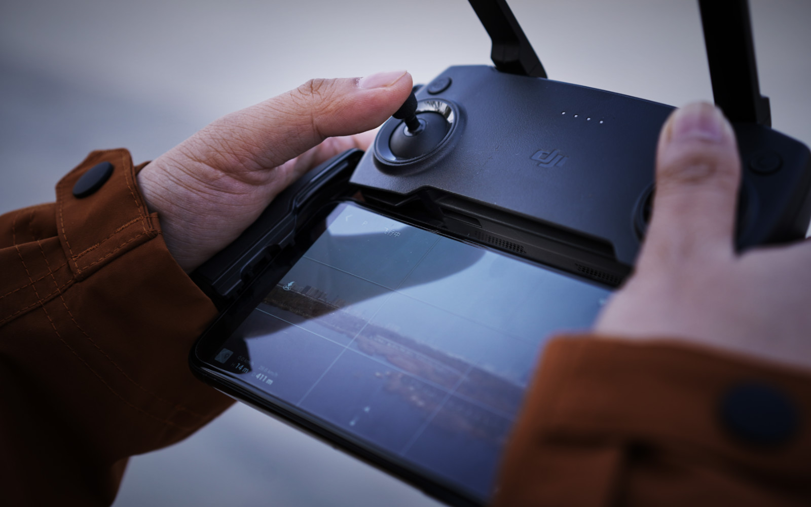 大疆，发起狠来连自己都打——两千元的无人机来袭