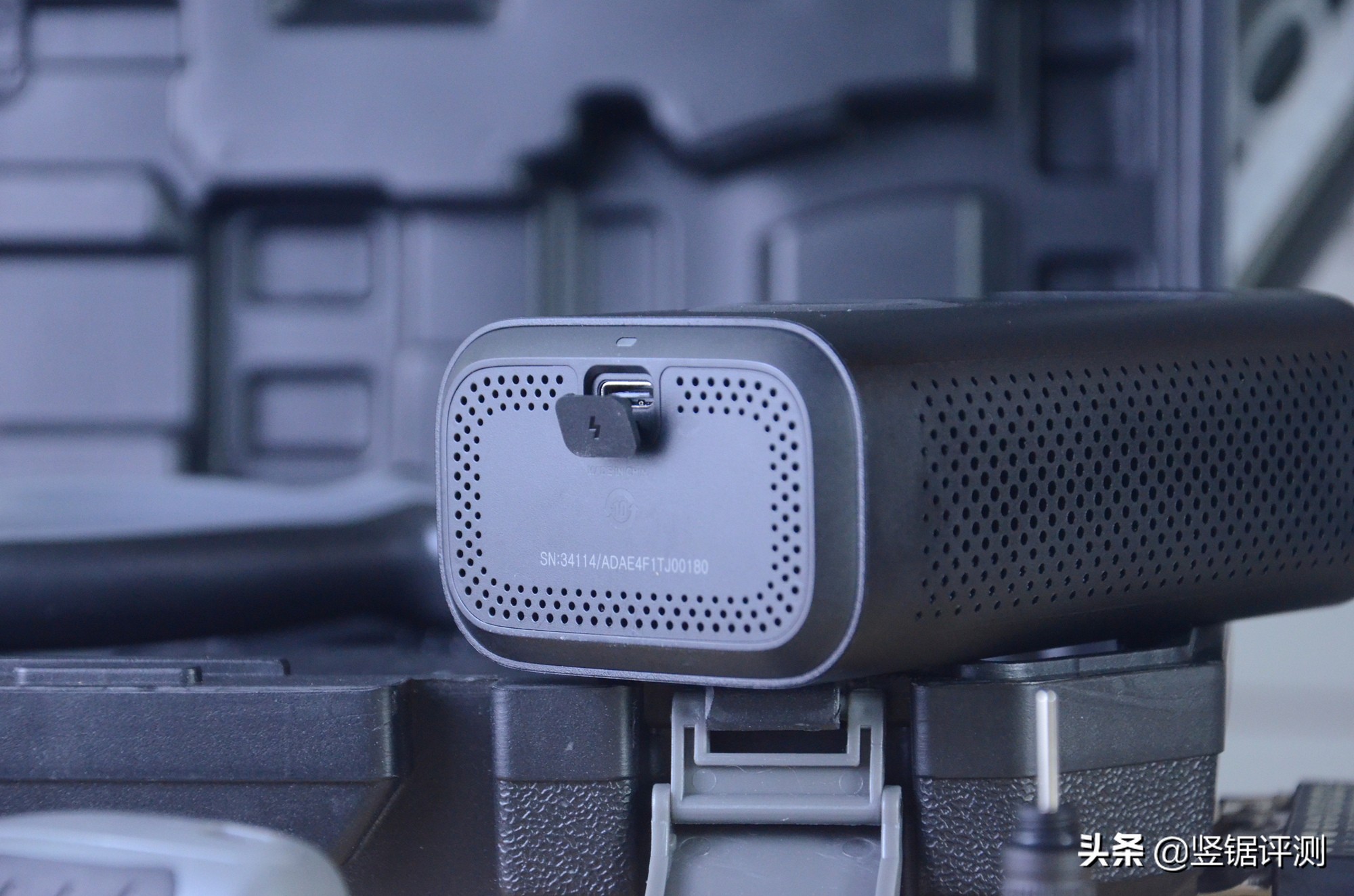 米家充气宝充汽车轮胎,米家充气宝怎么给汽车打气