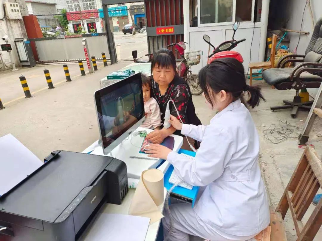 南阳万和康复医学科开展情系社区，关爱健康