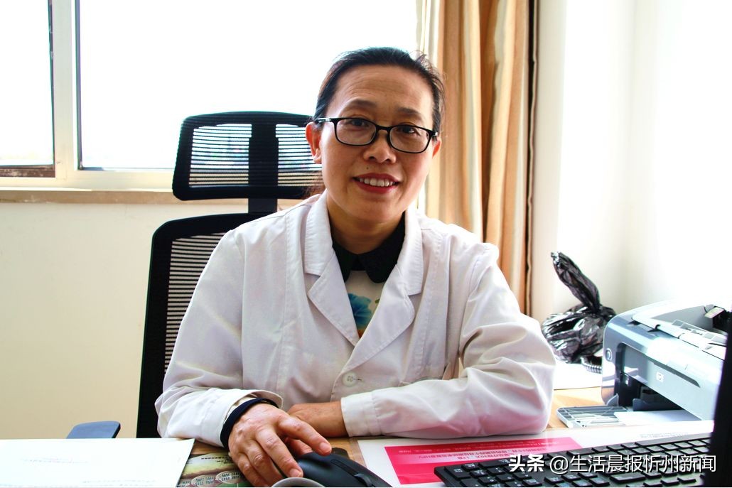 75岁老人腹部里面有囊肿,老人肚子里长囊肿怎么办