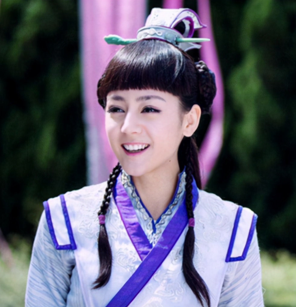 比较火的女明星发型搭配,女明星造型心机发型