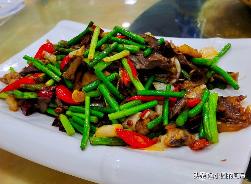 朋友请吃饭点了很多菜该怎么说,朋友请客点了七个菜