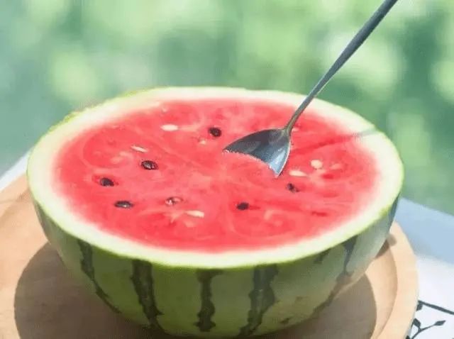 吃瓜群众是什么意思,吃瓜群众吃的什么瓜