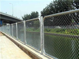 靠谱的勾花护栏网,勾花护栏网哪种耐用