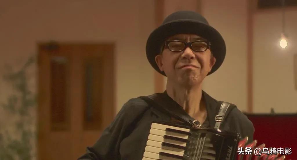 泪目！父亲离世后，她用爱和释怀，治愈了每一个过路人...