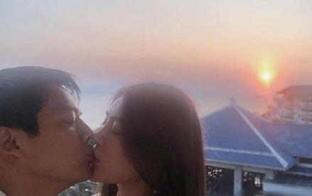 周迅高圣远离婚男方女友晒接吻照,周迅高圣远疑似离婚