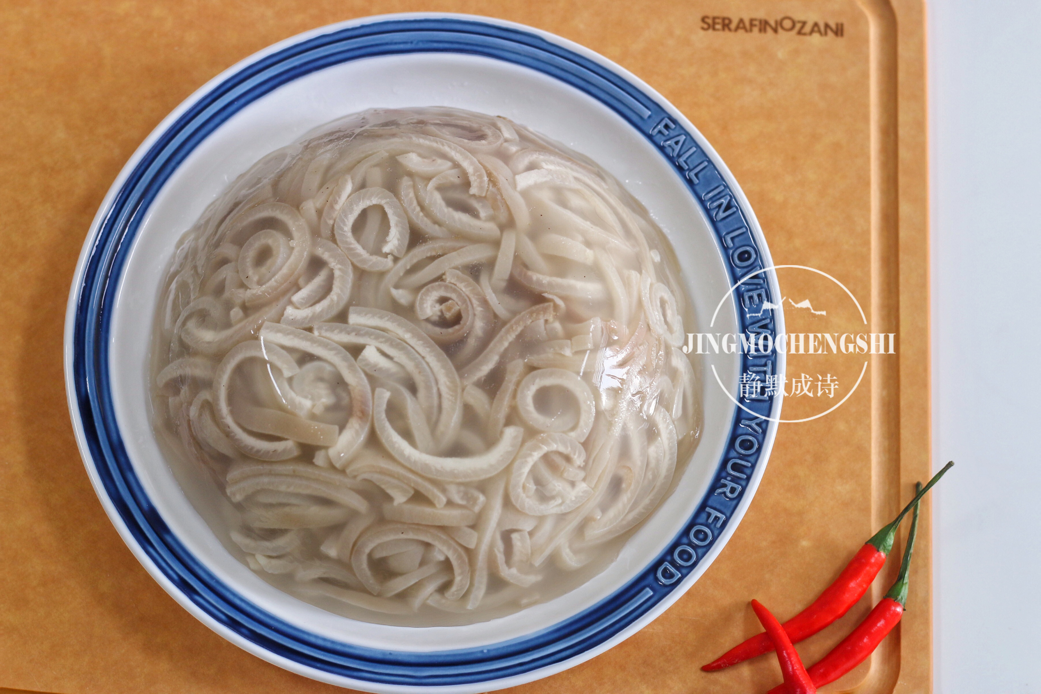 熬皮冻时什么时候加食用胶,熬皮冻要清冻