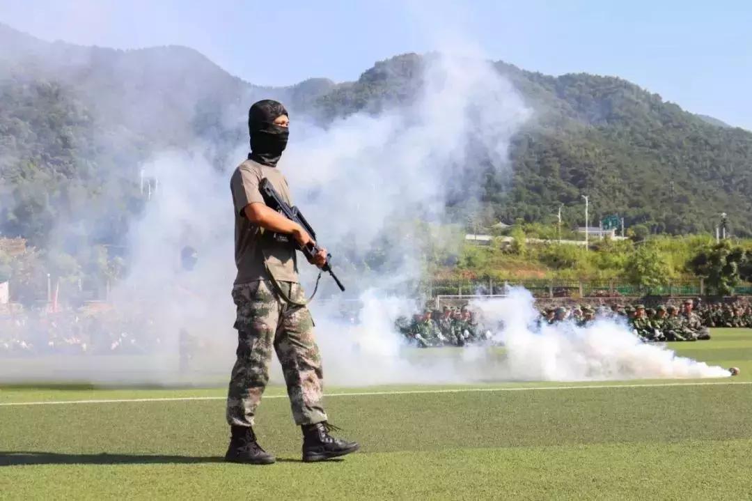 真人版穿越火线军训,有真人cs军训的大学