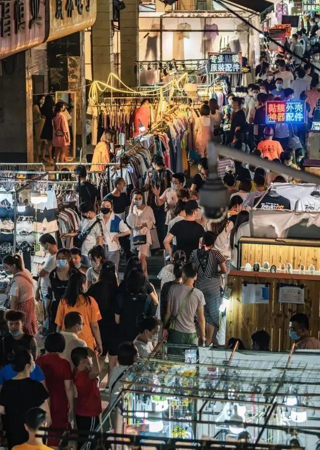 武汉武昌区夜市最新视频,武汉地下夜市一条街在哪