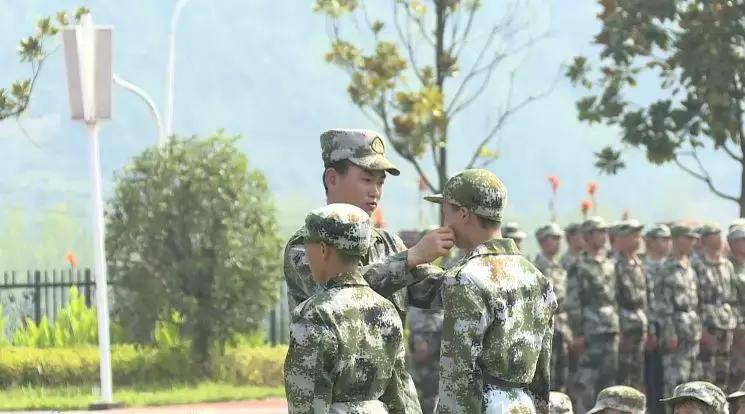 余庆中学和他山中学谁大,余庆中职学校军训