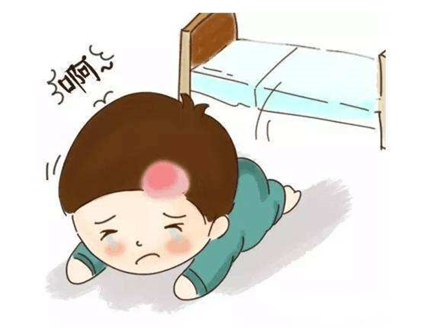 宝宝从床上摔下来头骨折怎么办,五个月宝宝从床上摔下来有事吗