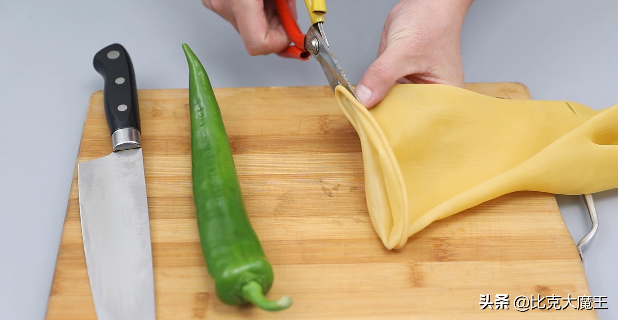 家用橡胶手套破损怎么补,橡胶手套破了有什么办法粘吗