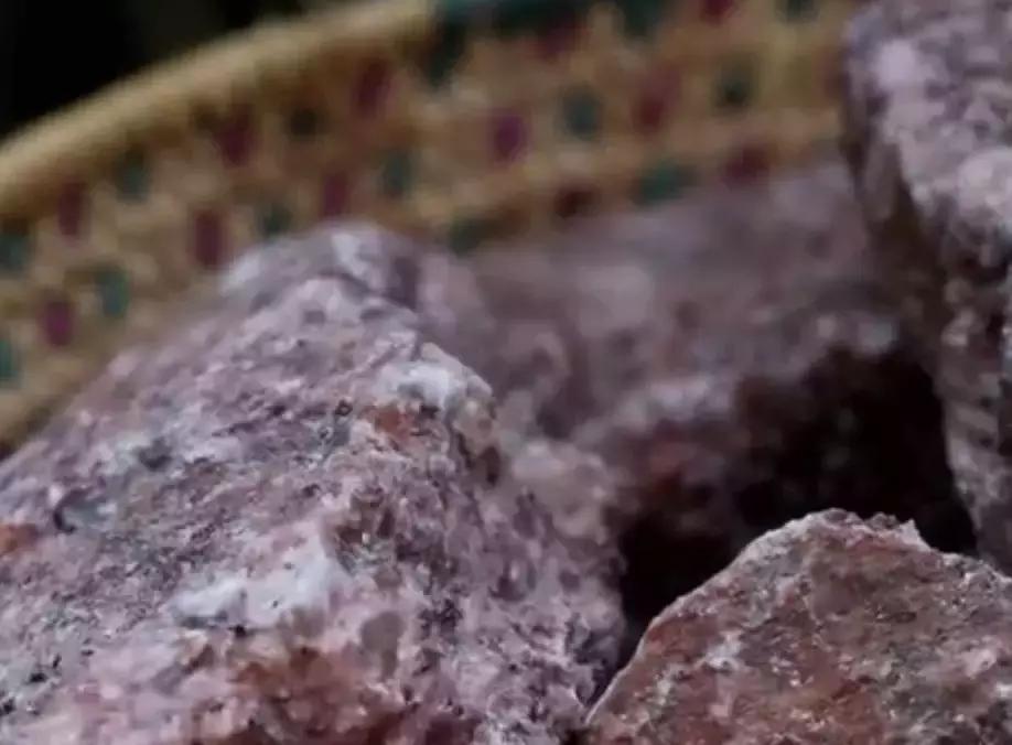 观赏鱼换水要不要加盐是食用盐吗,哪些观赏鱼不能使用杀菌盐