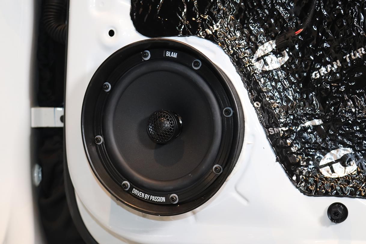 深圳汽车音响改装效果试听,深圳速腾汽车音响改装