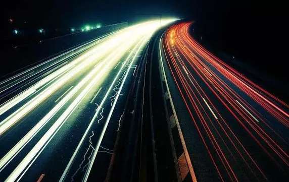 现代科学如何测量光速,光速是如何精确测量的