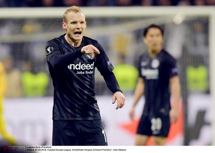 重创拜仁只是起点，重生的雄鹰值得期待